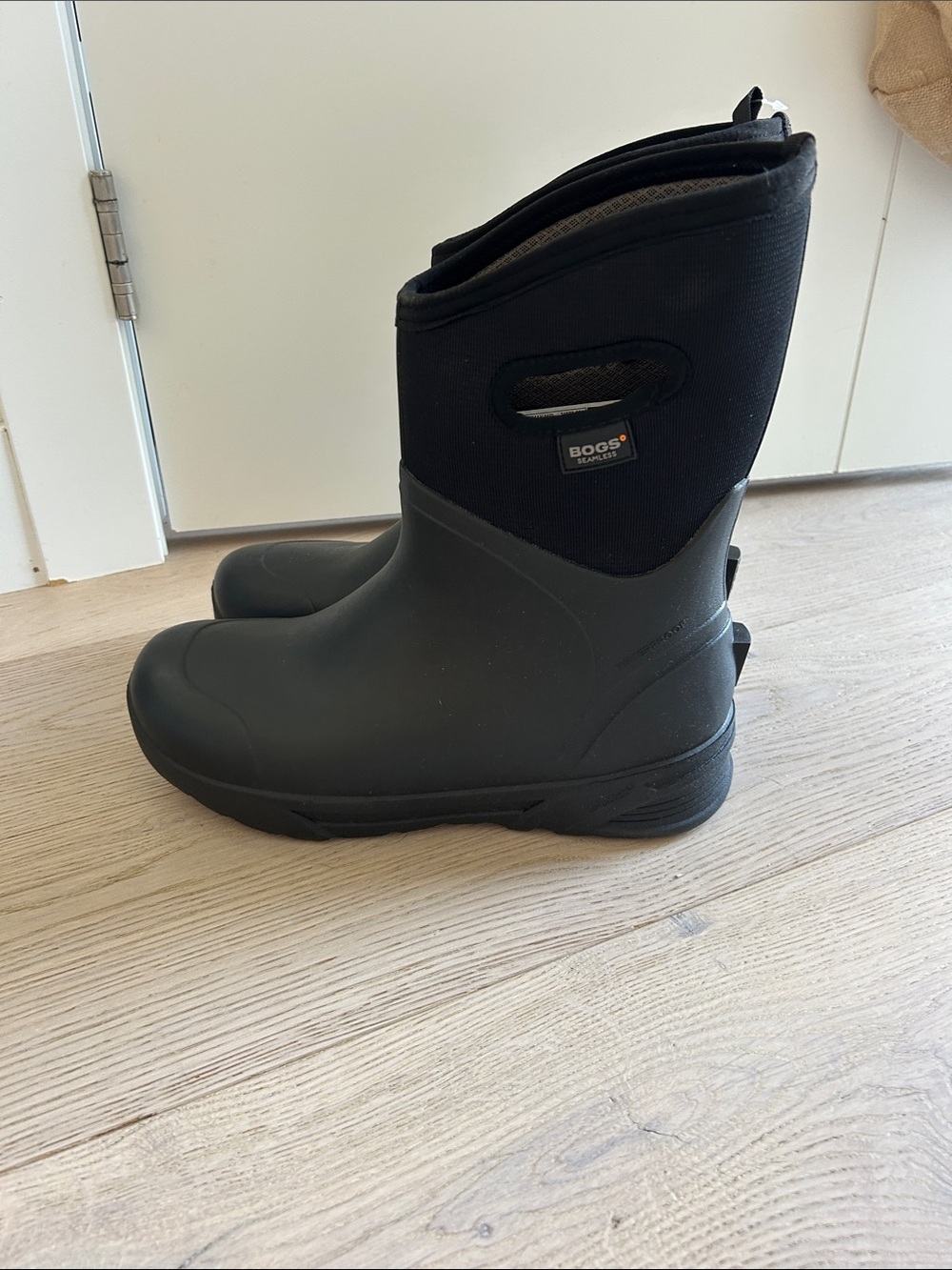 Men’s Bozeman mid Bogs size 12 - Picture 2 of 4